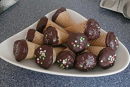 Kleine Kuchen im Waffelbecher 41