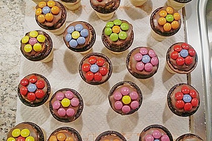 Kleine Kuchen im Waffelbecher 58