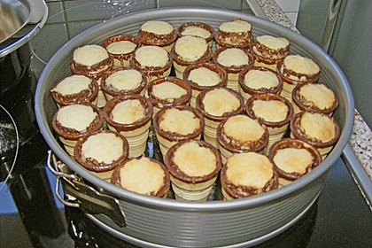 Kleine Kuchen im Waffelbecher 404