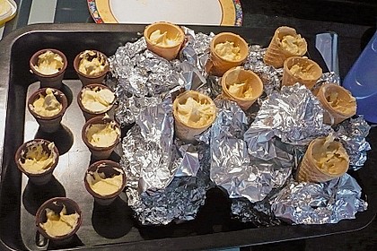 Kleine Kuchen im Waffelbecher 147