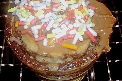 Kleine Kuchen im Waffelbecher 418