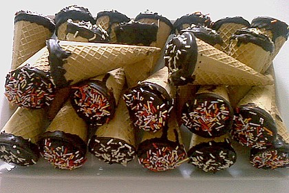 Kleine Kuchen im Waffelbecher 143
