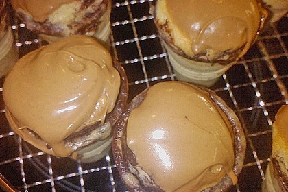 Kleine Kuchen im Waffelbecher 406