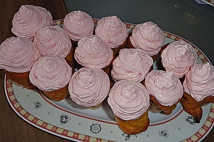 Kleine Kuchen im Waffelbecher 168