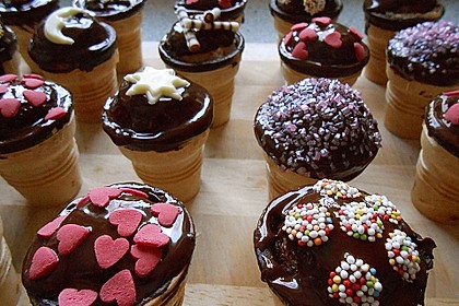Kleine Kuchen im Waffelbecher 61