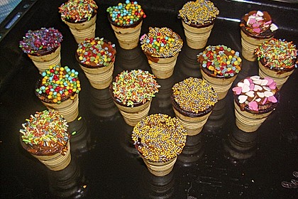 Kleine Kuchen im Waffelbecher 127