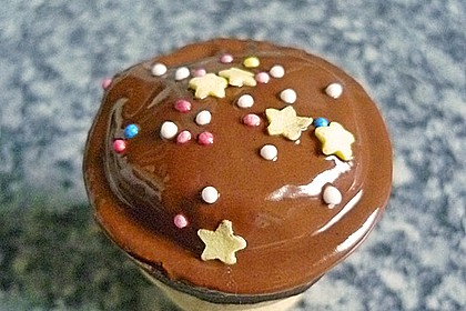 Kleine Kuchen im Waffelbecher 169