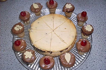 Kleine Kuchen im Waffelbecher 315