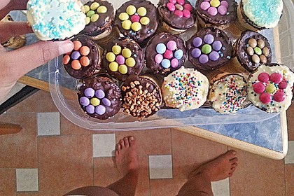 Kleine Kuchen im Waffelbecher 411