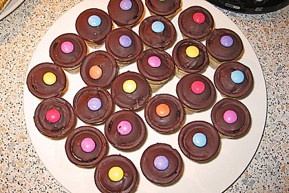 Kleine Kuchen im Waffelbecher 291