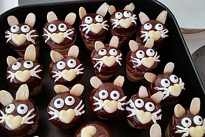 Kleine Kuchen im Waffelbecher 17