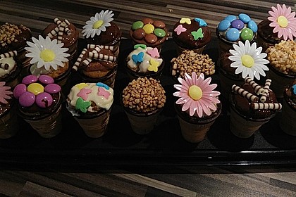 Kleine Kuchen im Waffelbecher 3