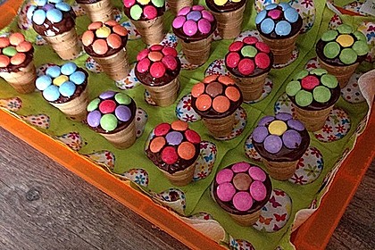 Kleine Kuchen im Waffelbecher 23