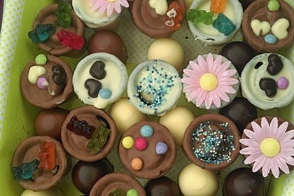 Kleine Kuchen im Waffelbecher 70