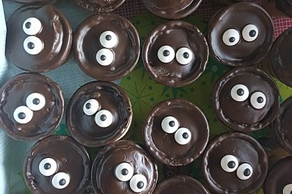 Kleine Kuchen im Waffelbecher 92