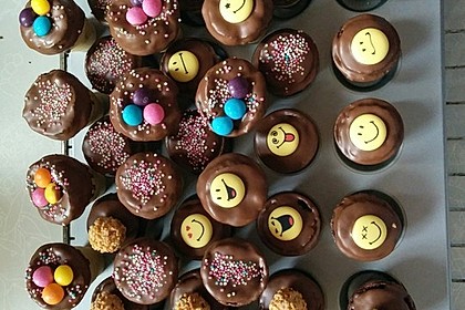 Kleine Kuchen im Waffelbecher 49