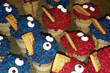 Kleine Kuchen im Waffelbecher 68