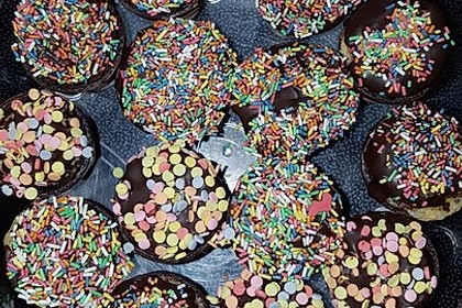 Kleine Kuchen im Waffelbecher 226