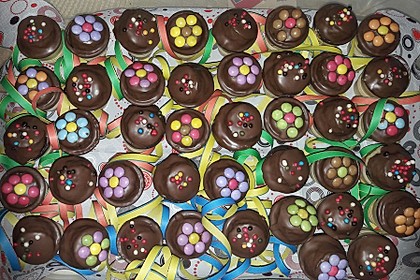 Kleine Kuchen im Waffelbecher 108