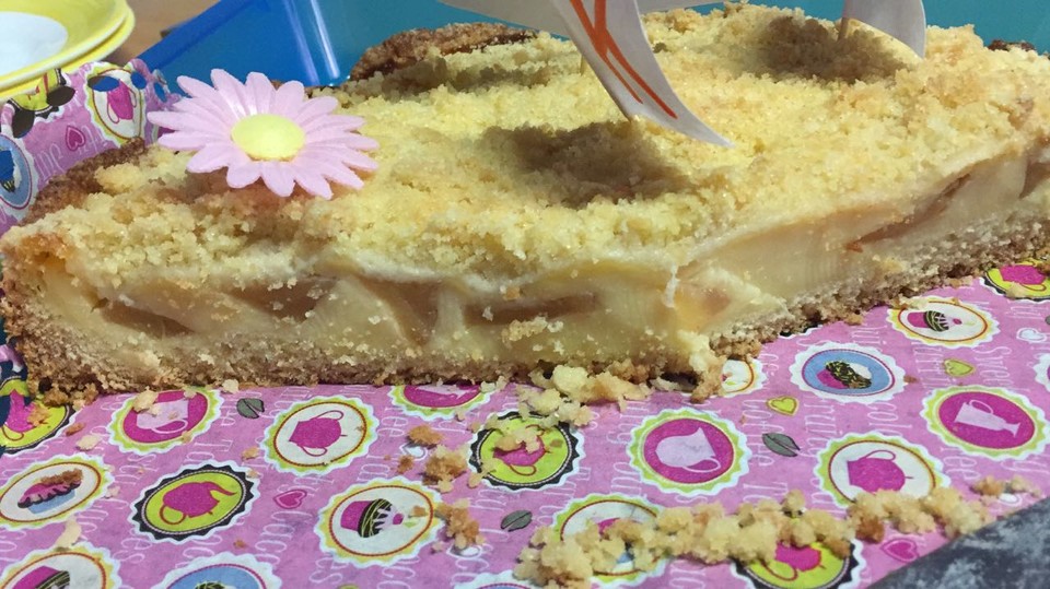 Leichter Apfelkuchen mit Vanillepudding und Streuseln von Lorina ...