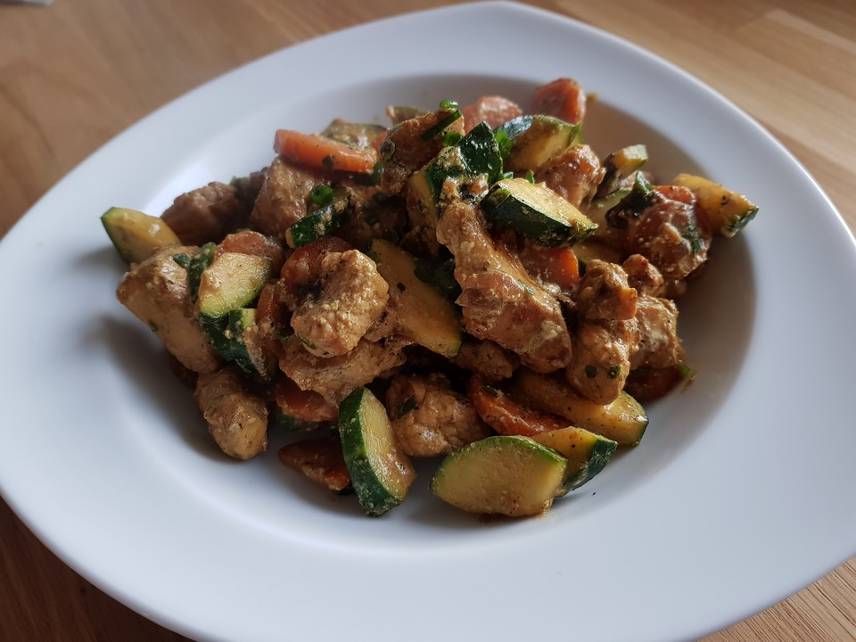 Schnelle Hähnchenbrust - Zucchini - Pfanne von schmausimausi | Chefkoch.de