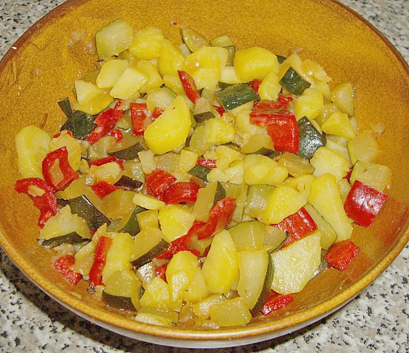 Illes warmer Zucchini-Kartoffelsalat - sommerlich leicht und einfach ...