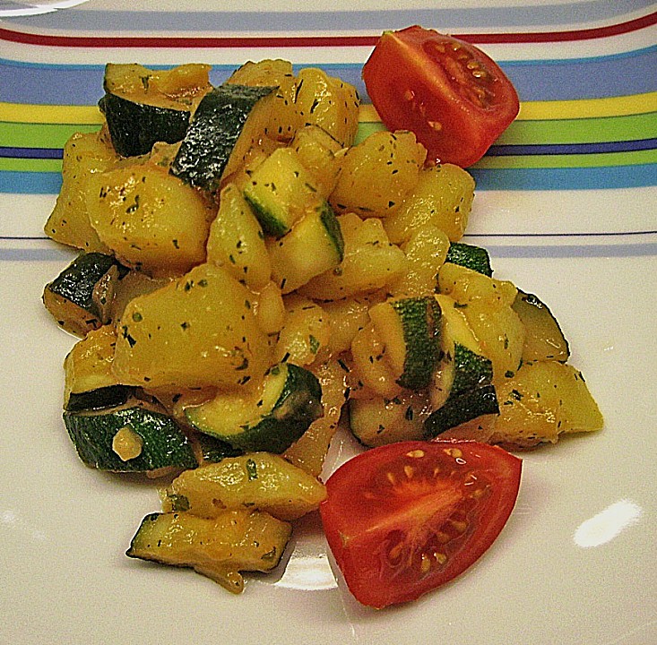 Illes warmer Zucchini-Kartoffelsalat - sommerlich leicht und einfach ...