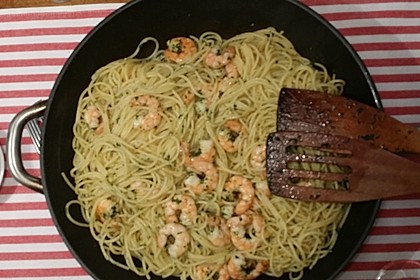 Spaghetti mit Garnelen 31