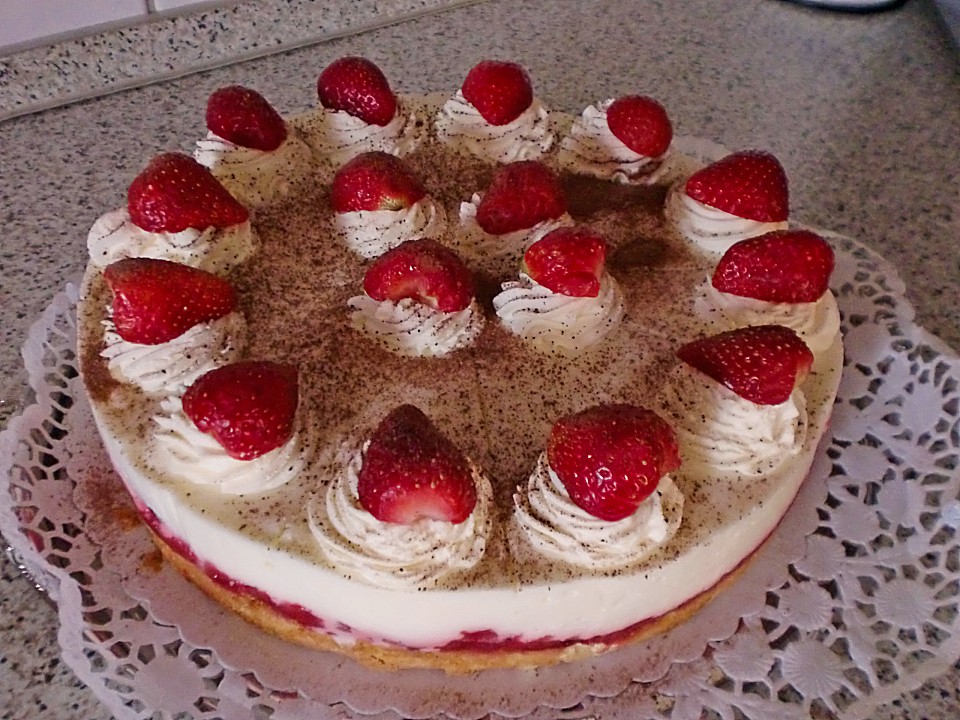 Erdbeer - Joghurt - Torte von Tortella | Chefkoch.de