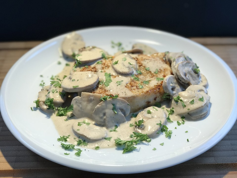 Kotelett in Champignon - Sahnesauce von KlausThoma | Chefkoch.de