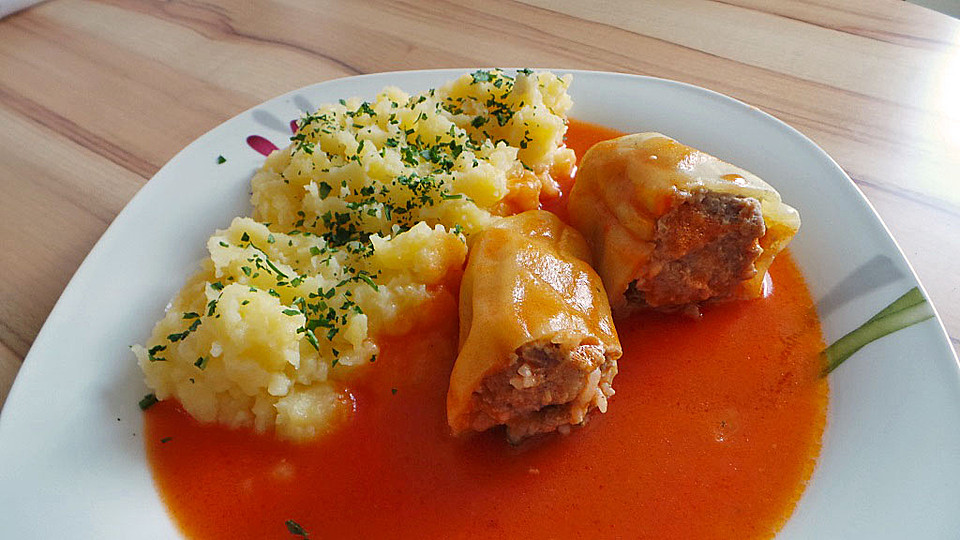 Gefüllte Paprikaschoten mit Tomatensauce (ungarisches Rezept!) von ...