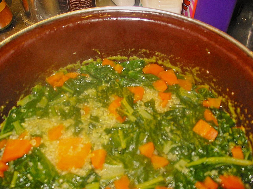 Quinoa - Karotten - Suppe mit Mangold Einlage | Chefkoch.de