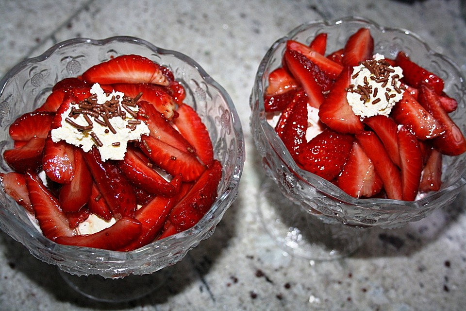 Vanilleeis mit Balsamico - Erdbeeren von Lanie-Me | Chefkoch.de