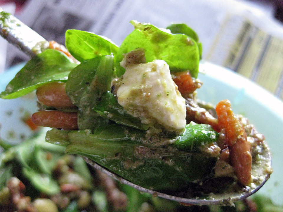 Antipasti - Salat mit Schafskäse und Pesto - Dressing von kipo32 ...