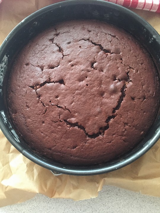 Kleiner schokoladiger Schokokuchen mit Schmand von urmeli75 | Chefkoch.de