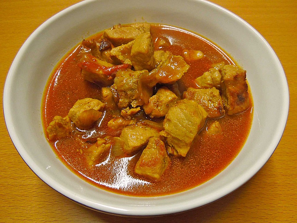 Schweinegulasch in Biersoße