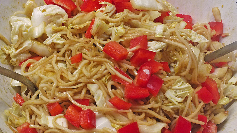 Chinakohlsalat mit Sonnenblumenkernen von schnoesel82 | Chefkoch.de