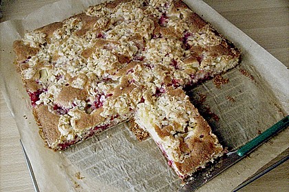 Wandelbarer Blechkuchen mit Butter - Mandelkruste 4
