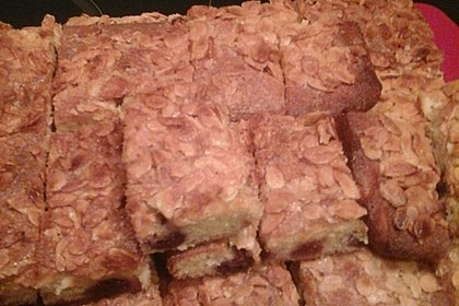 Wandelbarer Blechkuchen mit Butter - Mandelkruste 6