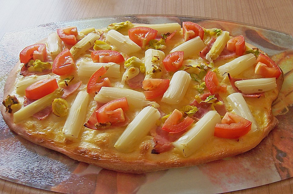 Frühlingsfrische Spargel - Pizza von delainy | Chefkoch.de