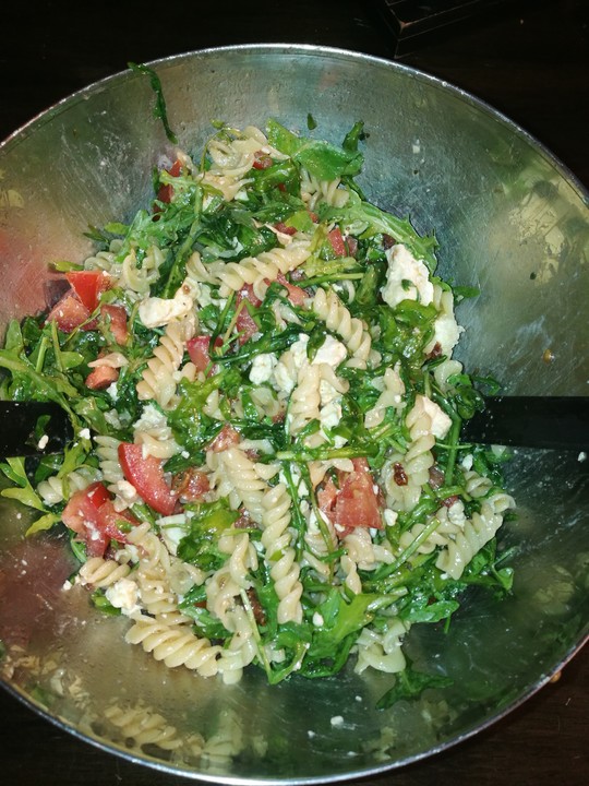 Nudelsalat mit getrockneten Tomaten und Rucola von Backfee1984 ...