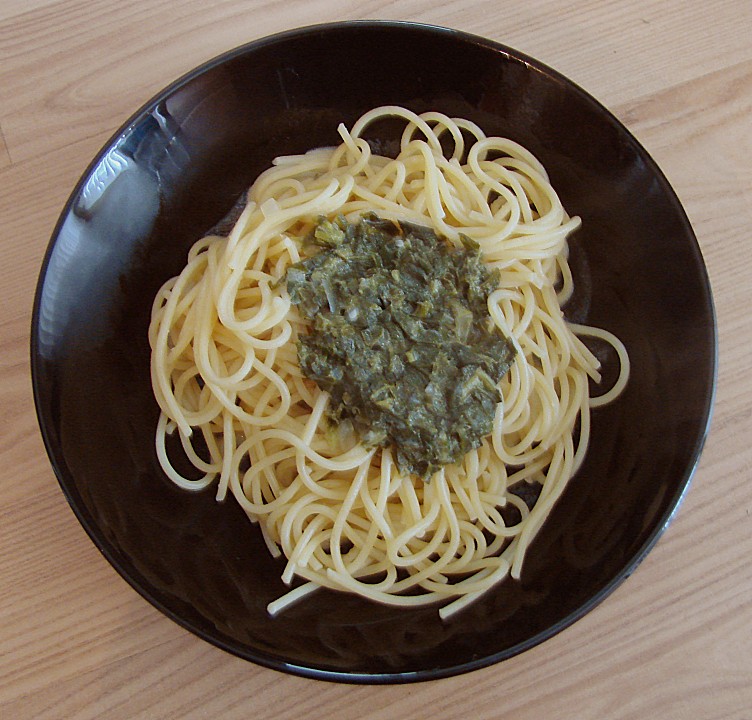 Spaghetti in Frischkäse - Spinat - Soße von Joannya02 | Chefkoch.de