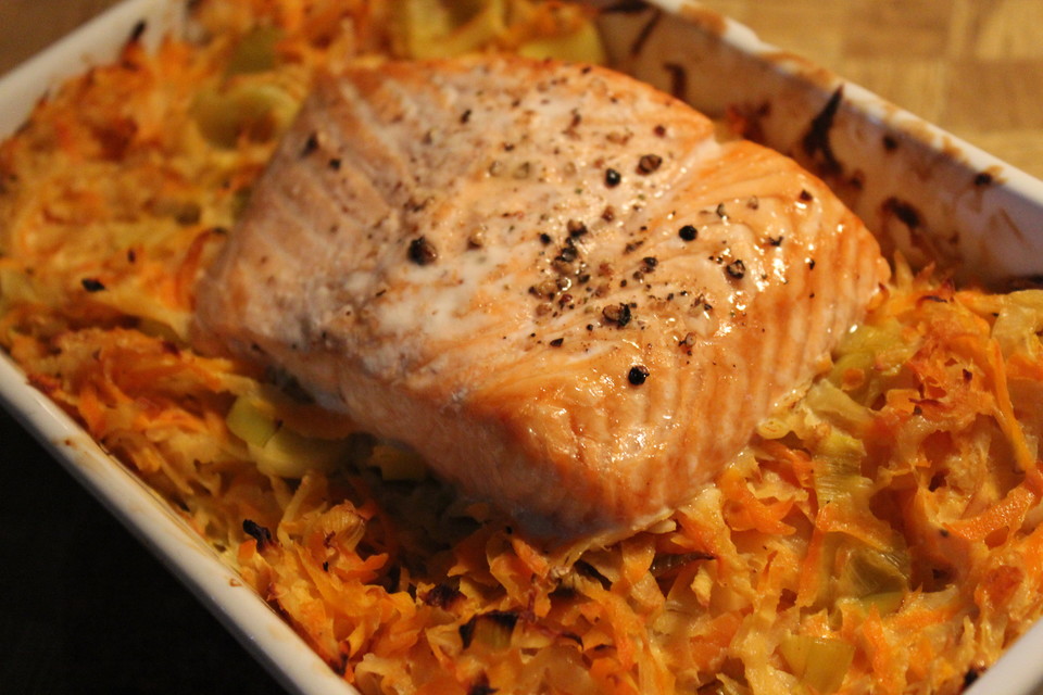 Lachsfilet im Gemüsebett von ciperine Chefkoch.de