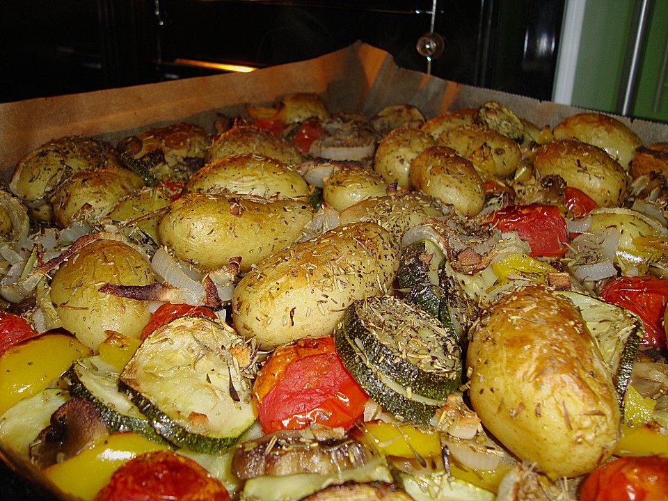 Ofenkartoffeln mit mediterranem Gemüse von Kräuterjule | Chefkoch.de