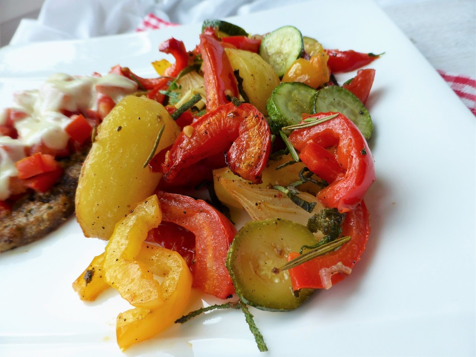 Ofenkartoffeln mit mediterranem Gemüse von Kräuterjule | Chefkoch.de