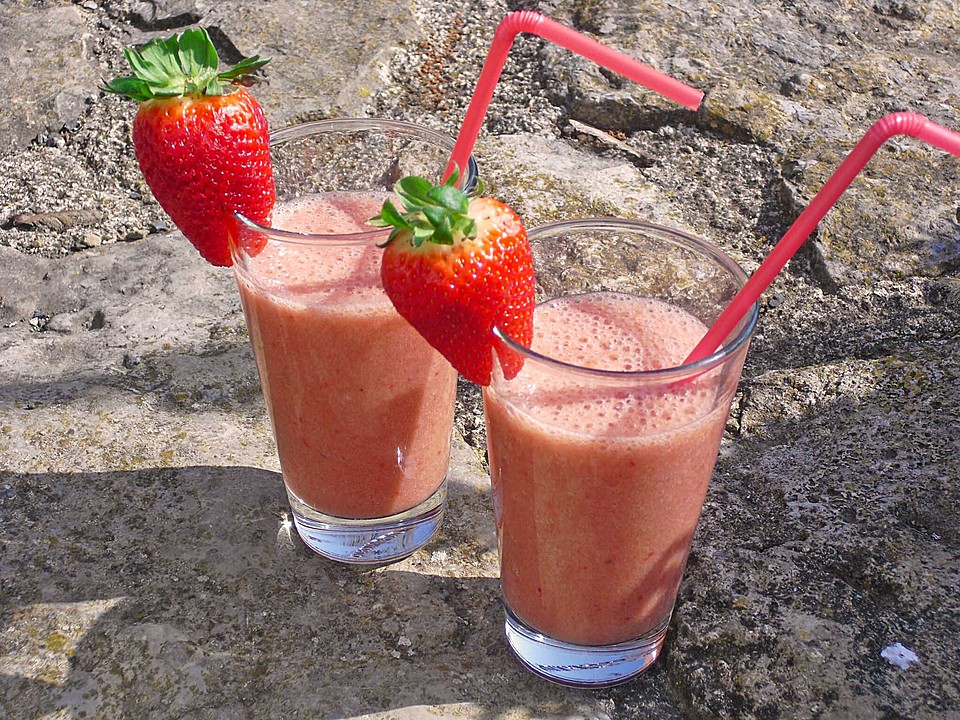 Smoothie (Erdbeer - Banane) von symau | Chefkoch.de