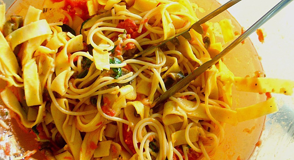 Rucola - Tomaten - Mozzarella Pasta von Joannya02 | Chefkoch.de