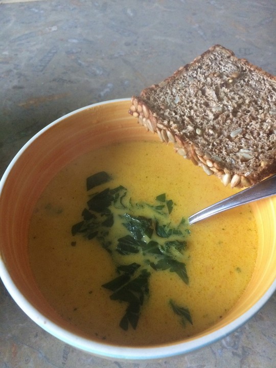 Möhrensuppe mit Kokos, Ingwer und Curry von molki | Chefkoch.de