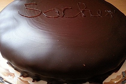 Burgis Sachertorte - eine wienerische Variante 33