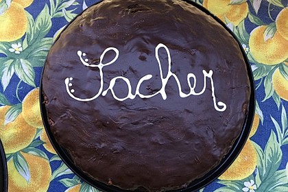 Burgis Sachertorte - eine wienerische Variante 13